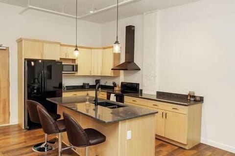 C210e6db 01e7 4f0f 8bf1 6508da3a3dbf