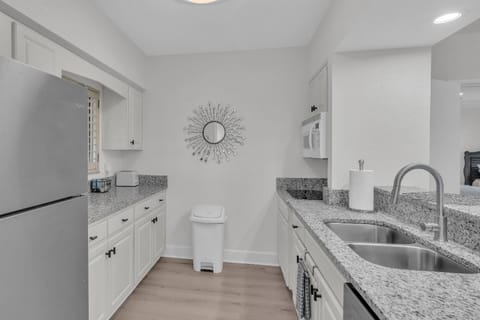 Kitchen with all the necessities!