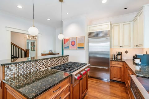 Fuel up for a day of adventure or wind down with a late-night snack. This kitchen has everything you need and more.