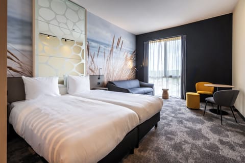 Luxury Double or Twin Room | Minibar, in-room safe, blackout drapes, free WiFi