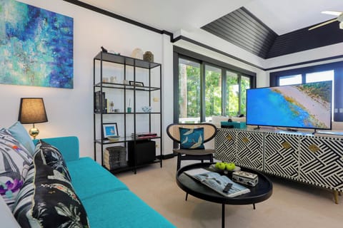 Villa, 2 Bedrooms, Sea View | Living area