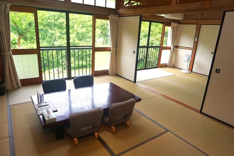 Villa, Mountain View | 3 bedrooms, blackout drapes, WiFi (free), bed sheets