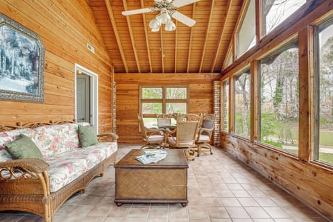 House (4 Bedrooms) | Interior