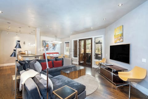 2.00-living-room-modern-willow-telluride (13)