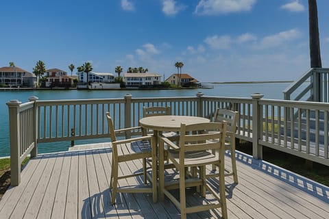 Condo (2 Bedrooms) | Front of property