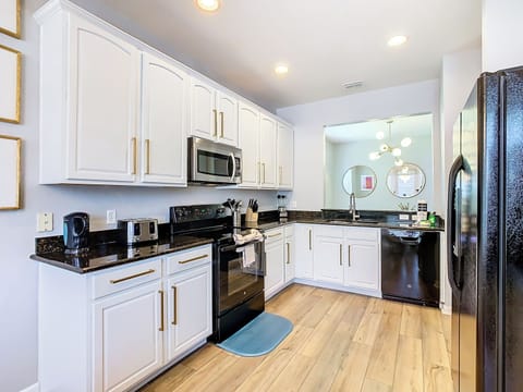 7820BeechfieldStreet-19