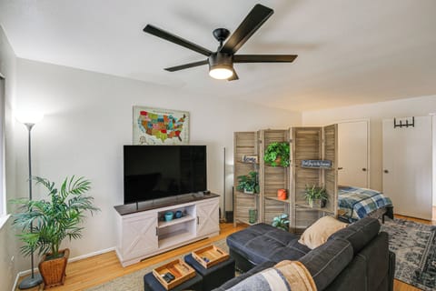 Long Beach Vacation Rental | Studio | 1BA | 498 Sq Ft | 3 Steps to Enter