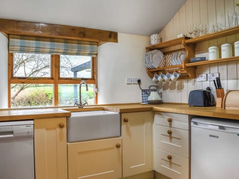 Kitchen | Lower Axford Cottage, Callington
