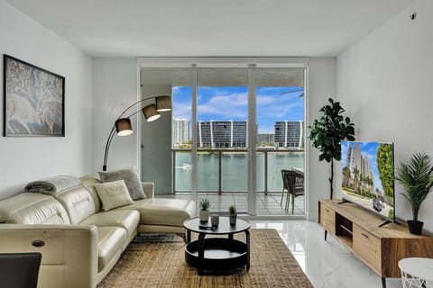 Gallery Condo | Living area
