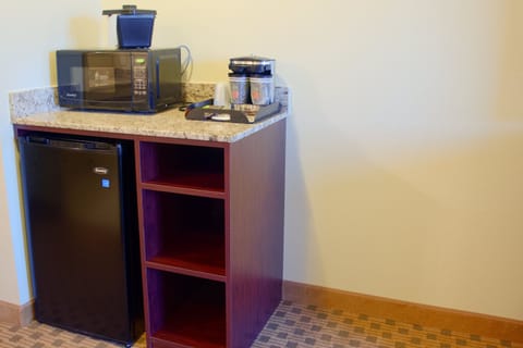 Premium bedding, down comforters, pillowtop beds, in-room safe