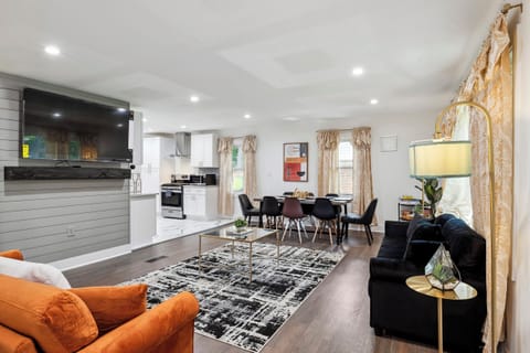 Captivating Luxury Living Room with Elegant Dining Space