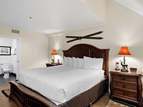 Primary Bedroom with 1 King Bed and 2 Twin Trundle Beds (main floor)
