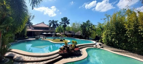 2 outdoor pools