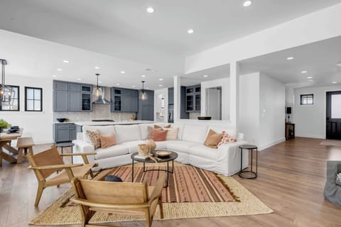 Seamless flow from living to dining