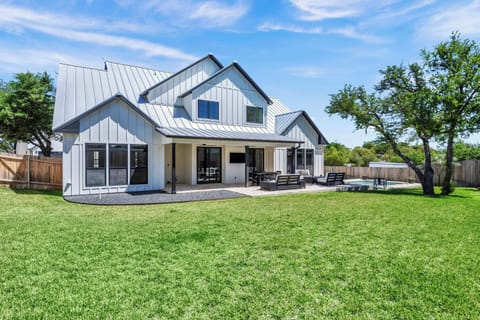 Make your day in this vibrant backyard