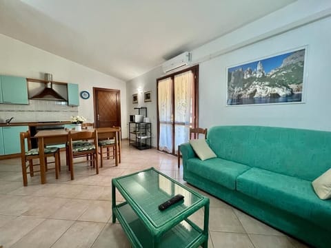 Apartment | Dining room