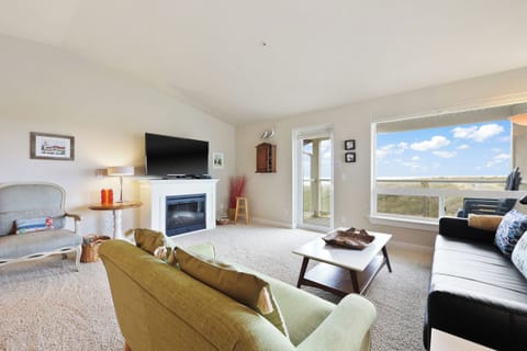 936 Vacation by the Sea