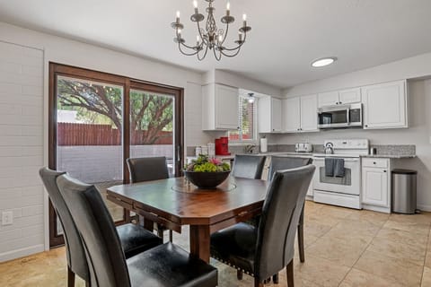 Kitchen & Dining Room