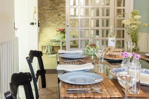 Polytimo house dining area