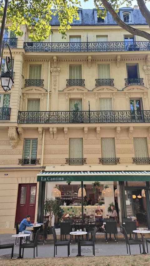 Appartement au Coeur de Versailles, 4 Personnes, 2 Chambres, à 5min du Chateau Apartment in Versailles