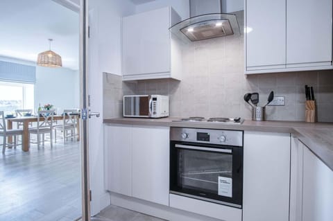 Haven View - 2 Bedroom Apartment - Milford Haven (22013)