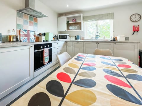 Open plan living space | Lily Pad 4 - Lily Pad Cottages, Nassington, near Stamford