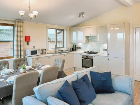 Open plan living space | Meadow View 16, Ilfracombe