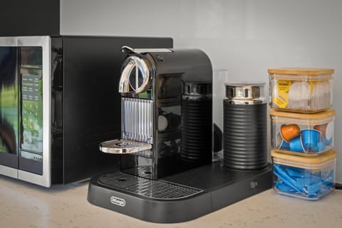 Comfort Cabin, River View | Private kitchen | Mini-fridge, microwave, oven, stovetop