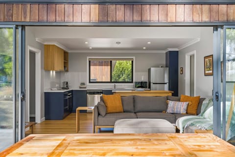 Comfort Cabin, River View | Living area | 50-inch Smart TV with digital channels, Netflix, Hulu