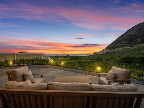 Enjoy the unobstructed sunset views from the backyard with majestic surroundings!