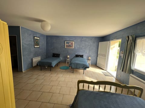 Club Room, Garden View | 1 bedroom, soundproofing, free WiFi, bed sheets