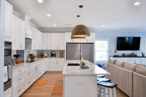 Kitchen with Breakfast Bar Seating