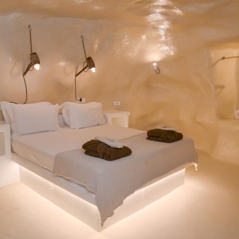House, Smoking | 2 bedrooms, desk