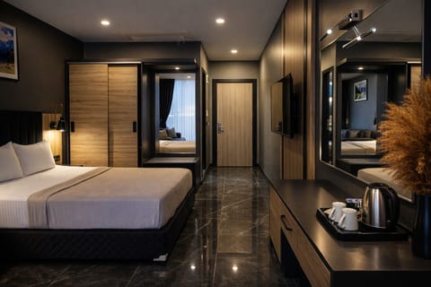 Superior Room, Sea View | Premium bedding, laptop workspace, soundproofing, free WiFi