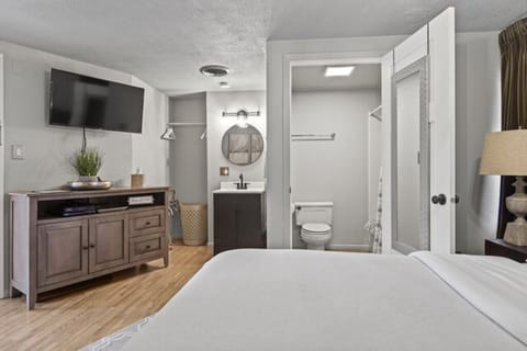 15a9c2c1-b2e1-47e5-a82e-02a1bcfe9536