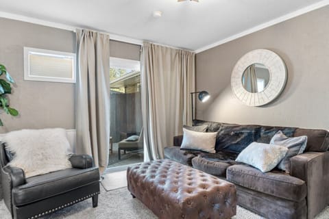 8eb668de-dbf1-48b6-92d8-d054d02de947201