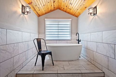 58197841-ec12-49db-a3e0-1a776d9ef36a