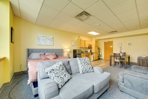 New Kensington Vacation Rental | 1BR | 1BA | 1,100 Sq Ft | Step-Free Access