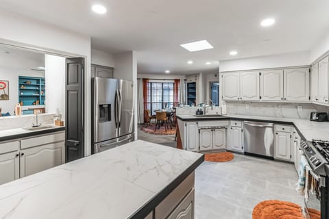 Kitchen with kitchen island