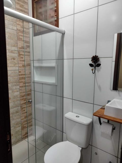 Standard Triple Room | Bathroom