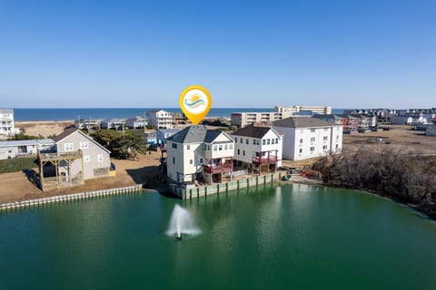 Close to shopping, dining, grocery stores, movie theater, and the beach!