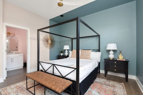 Experience the perfect blend of modern comfort and midcentury aesthetics throughout The Amelia, where every detail is designed to enhance your Nashville getaway.