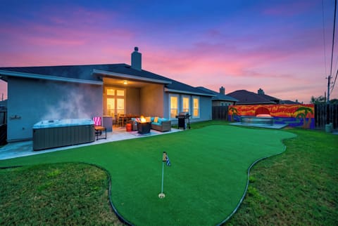 Welcome to Graford - your ultimate retreat in Corpus Christi!