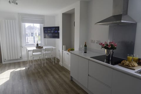 Spacious Kitchen/Dining Area