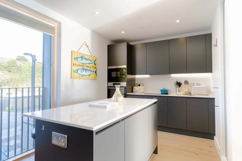 Kitchen at Clearwater House, Hayle, Cornwall, self catering with Beach Retreats.