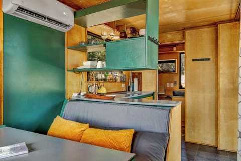 Exclusive Cabin, 1 Double Bed, Balcony, Valley View | Living area