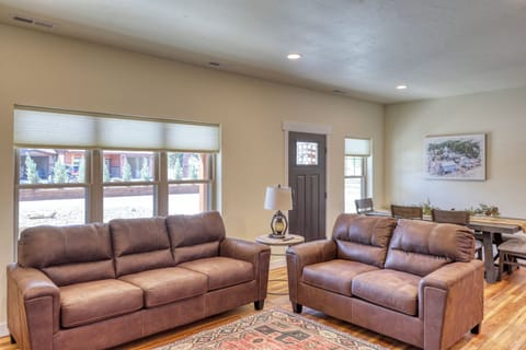 There is plenty of room to spread out in your condo.  The two bedrooms with their own en suite bathrooms are located on the second floor.