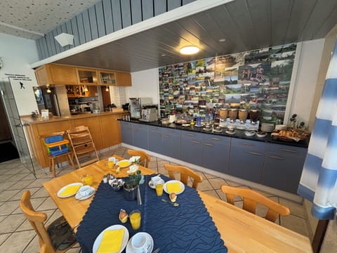 Daily buffet breakfast for a fee