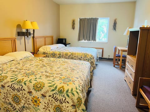 Basic Room, Non Smoking | Blackout drapes, iron/ironing board, free WiFi