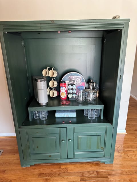 Cocktail and coffee bar, fully stocked with everything you need.